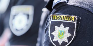 В Киевской области мужчина выстрелил в водителя, причинив ранения. Полиция разыскивает нападавшего