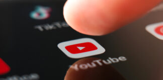 На території України заблокували YouTube-канали підсанкційних Латиніної та Балашова