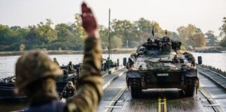 Bloomberg: Німеччина планує закупити 8500 бронетранспортерів і десятки винищувачів