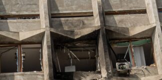 Російський удар пошкодив будівлю облдержадміністрації у Сумах – фото