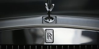У Росії підвищився інтерес до розкішних автомобілів Rolls-Royce і Ferrari