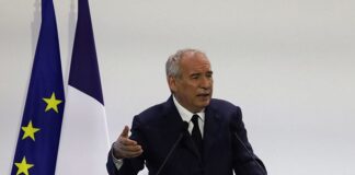 Французький прем’єр піддав критичному аналізу митну угоду зі США