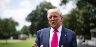 Трамп повідомив про намір обговорити питання обміну територіями з Путіним, але рішення залишається за Україною
