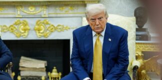 Сенат США йде на канікули без ухвалення санкцій проти Росії, вирішуватиме Трамп