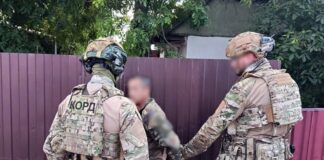На Житомирщині чоловік погрожував гранатою поліцейським — оголошено спецоперацію