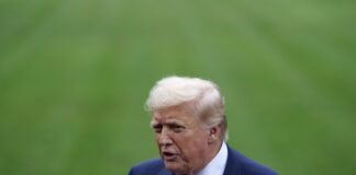 Трамп заявил, что ядерные субмарины "ближе к России"