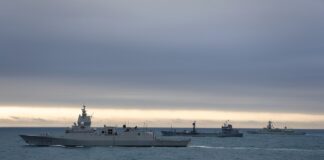Страны НАТО провели военно-морские учения возле арктического побережья России – фото