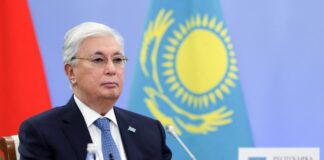 Зеленський – Токаєву: Росія намагається "вибити" кращі позиції на землі для майбутніх ударів