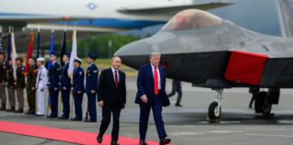Переговори Трампа і Путіна у форматі "три на три" завершилися