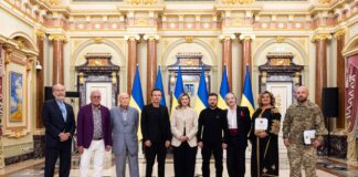 Вакарчук, Магучих і "Павутина": Зеленський вручив нагороди "Національна легенда України"