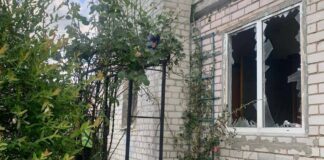 Росія завдала удару "Шахедом" по Чернігову: на підприємстві пожежа, є постраждалі – фото