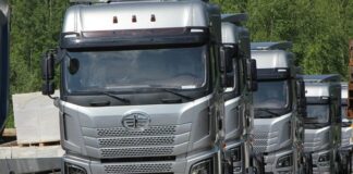 Розвідка повідомляє: Китай знищує російську автомобільну промисловість