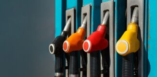 Росія припинила продаж бензину на Курильських островах