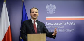 Дроновий вторгнення в Польщу: Сікорський вважає позитивним знаком пошкодження майже четверті безпілотників