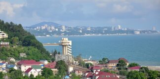 Росіяни повідомили про атаку дронів на електропідстанцію в Краснодарському краї відео