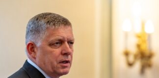 Фіцо заявив, що Путін нібито готовий зустрітися із Зеленським за межами Москви