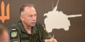 У деяких навчальних центрах усі військові постійно мешкають у підземних укриттях, повідомляє Сирський
