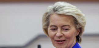 Фон дер Ляєн обговорила з Вензом збереження єдиного фронту у санкціях проти РФ