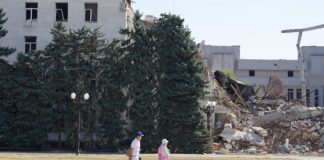 Місто кохання і смерті: як живе Херсон за кілька кілометрів від ворога