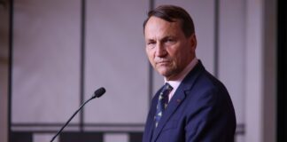 Українці в центрі НАТО навчатимуть поляків боротьбі з дронами, повідомив Сікорський