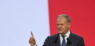 У Польщі нейтралізували дрон, що літав над президентським палацом та урядовими будівлями