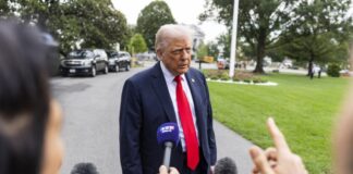 Трамп: Мені доведеться бути присутнім на переговорах із Зеленським і Путіним через їхню ворожість один до одного