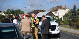 Навроцький вимагає пояснень після статті про знищення даху дому ракетою з F-16