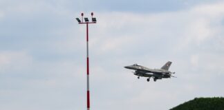 Польща підняла авіацію через масштабну атаку на Україну
