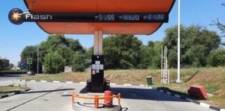 У Росії масово зупиняються заправки через "форс-мажори" на нафтопереробних заводах, повідомляють ЗМІ