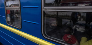 Укрзалізниця повідомила про затримки та зміни в русі поїздів через обстріли