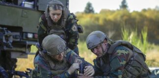 Півтора десятка невідомих дронів зафіксували над військовим об’єктом на заході Європи