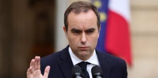 Політична криза у Франції: Макрон доручив завдання прем’єр-міністру, який подав у відставку