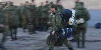 Кремль побоюється, що повернення окупантів з фронту може загрожувати режиму Путіна — розвідка