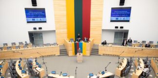 У Литві партія висловила невдоволення українським прапором у Сеймі, у парламенті порадили "закритися"