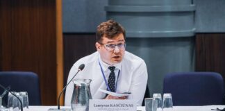 Скандал із прапором України в Литві: лідер консерваторів звинуватив у діях "п’яту колону"