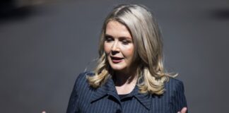Білий дім: Трамп вважає, що зустріч Зеленського і Путіна можлива, але зараз увага спрямована на інше