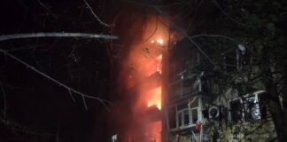 Внаслідок атаки РФ постраждали 10 осіб у Дніпропетровській області, у будинках горіли квартири