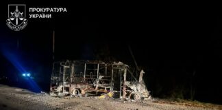 У районі Сум Росія підпалила мікроавтобус, серед поранених діти, є загиблий