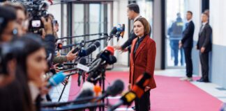 Молдова відмовляється вступати до Євросоюзу з обмеженими правами голосу і без участі України, заявляє Санду