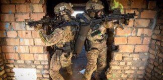 У Польщі затримали українців за підозрою у стеженні за військовими та технікою для України