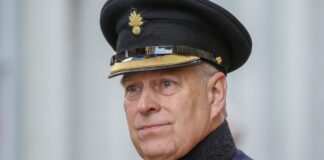 Скандального британського екс-принца позбавлять останнього військового звання