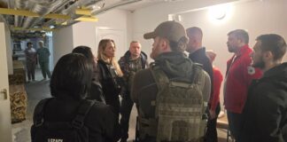 Спілкування з медикам и та огляд антидронових сіток: подробиці візиту Джолі в Україну
