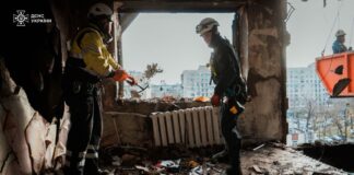 У Києві вже шість загиблих: рятувальники розбирають завали в багатоповерхівці – фото, відео