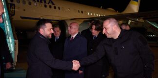 Зеленський прибув до Туреччини: його зустрів Умеров; Єрмак повідомив, що також у складі делегації