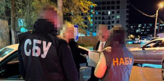 СБУ: В Одесі викрили на хабарі суддю та адвоката, їм оголосили підозру
