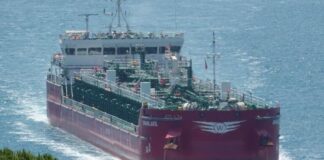 Морські дрони СБУ уразили два танкери "тіньового флоту" Росії – джерело, відео