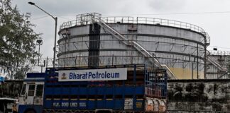 Більшість індійських нафтопереробних заводів відмовились від російської нафти, повідомляють ЗМІ
