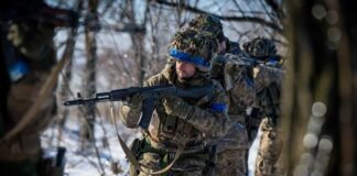 Мирноград майже повністю оточений, ротація неможлива – джерела в морській піхоті