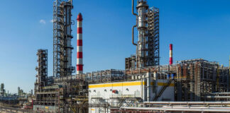 Україна завдала рекордної кількості ударів по російським НПЗ у листопаді, повідомляє Bloomberg