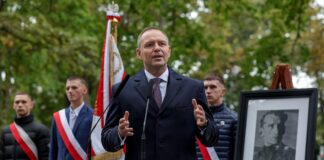 Президент Польщі скоротив візит до Угорщини через поїздку Орбана до Москви